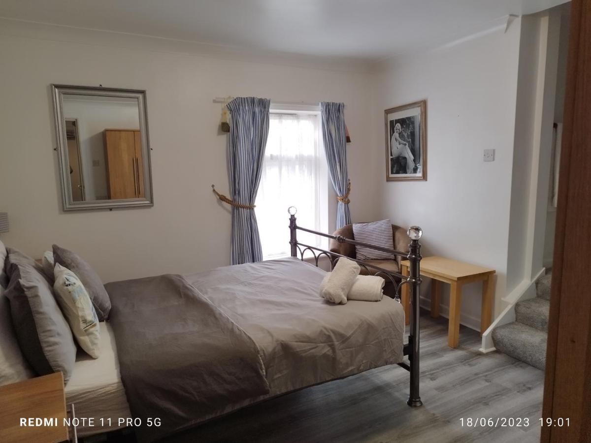 Blue Palms Hotel Bournemouth Bagian luar foto
