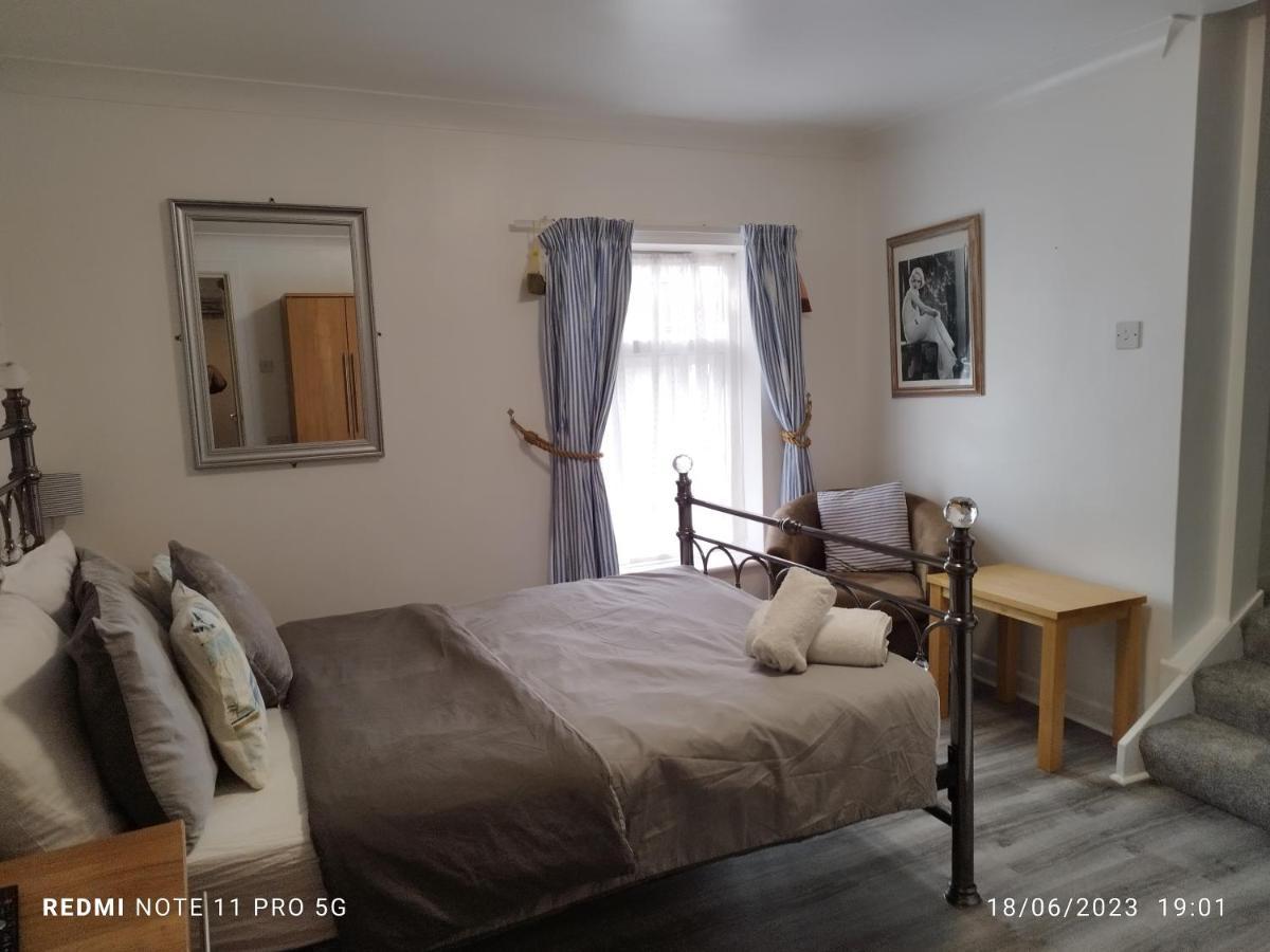 Blue Palms Hotel Bournemouth Bagian luar foto