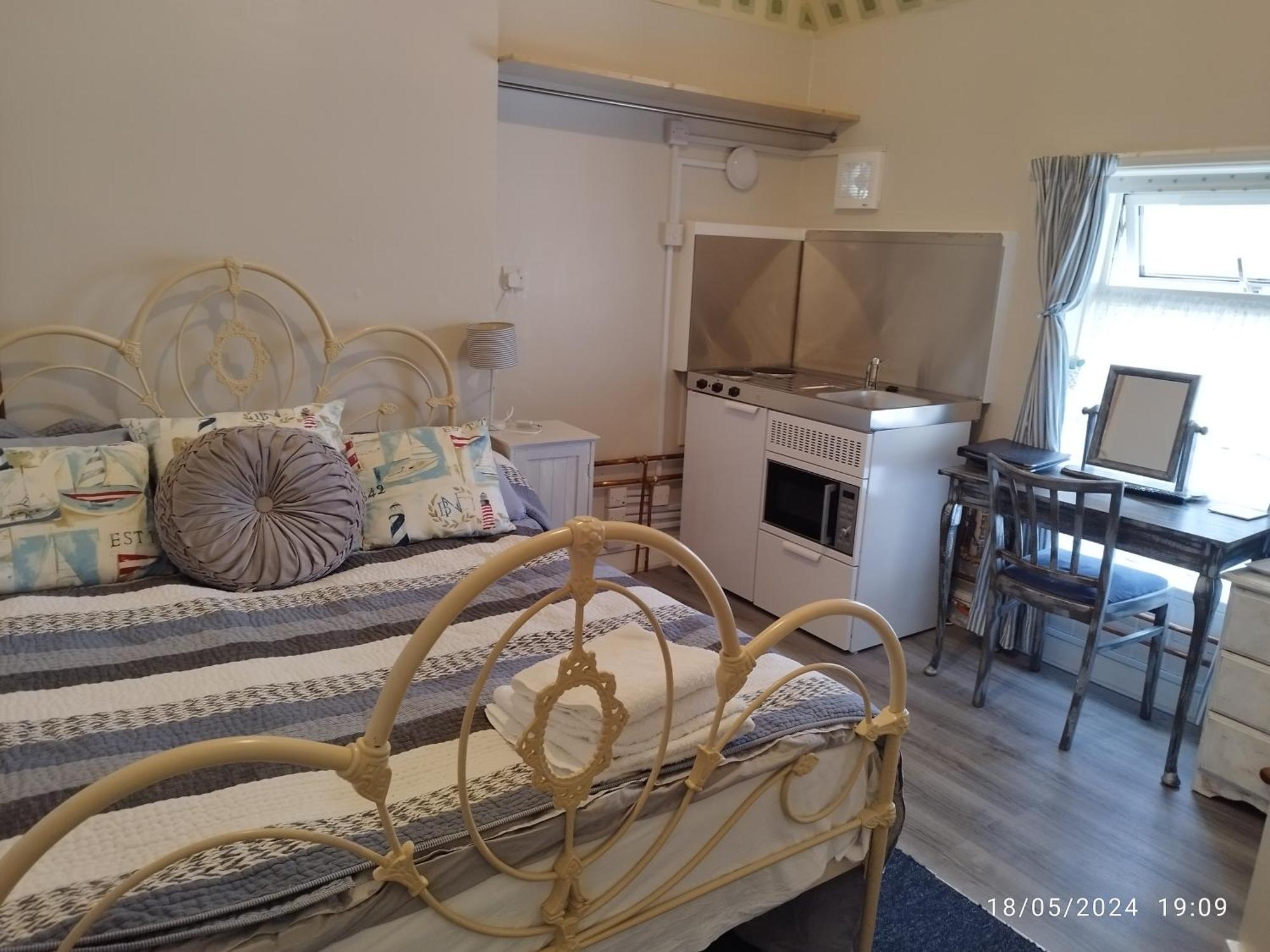 Blue Palms Hotel Bournemouth Bagian luar foto