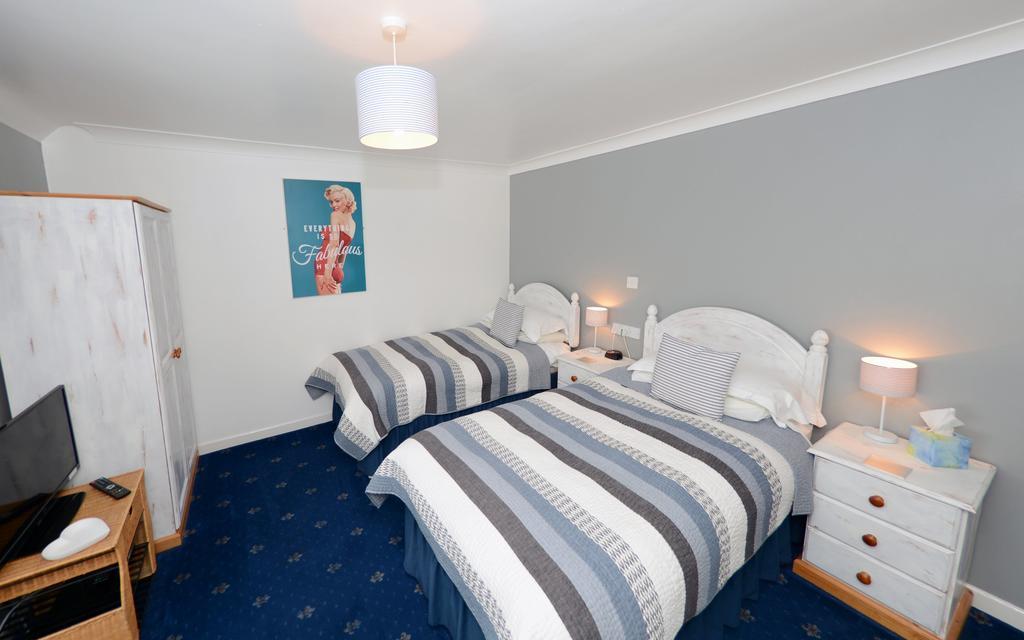 Blue Palms Hotel Bournemouth Bagian luar foto